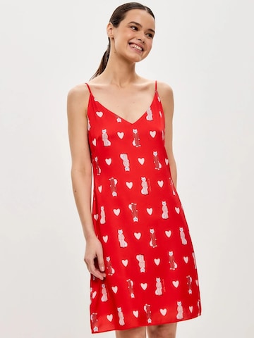 Cat e Lolette Kesämekko 'Loungewear dress' värissä punainen: etupuoli