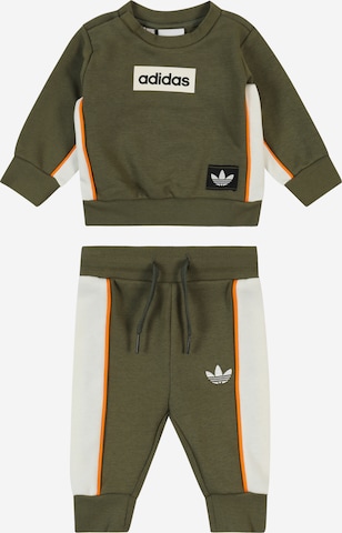 ADIDAS ORIGINALS Joggingová súprava - Zelená: predná strana