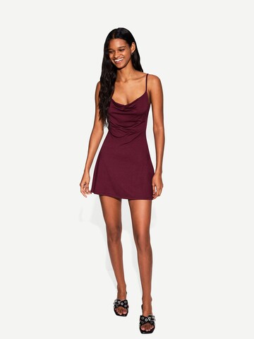 Bershka Obleka | rdeča barva