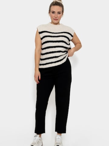 SASSYCLASSY Regular Chino trousers in Black: front