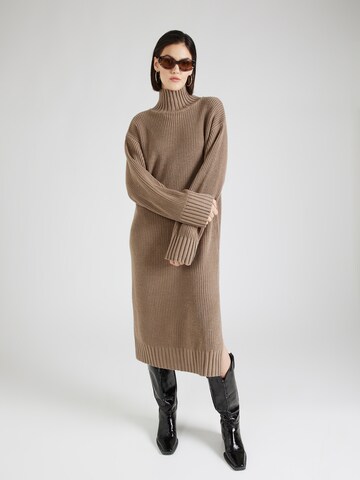 Monki Knitted dress in Brown: front