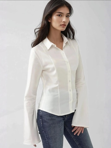 Hiccup Blouse in Wit