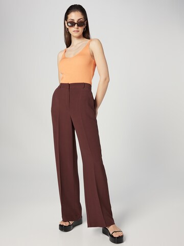 A LOT LESS Knitted top 'Isabelle' in Orange