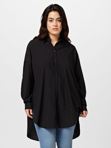 ONLY Carmakoma - Blusa 'TIM' en negro: frente