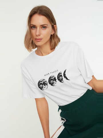 Trendyol - Camiseta en blanco