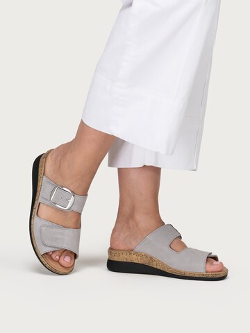 VITAFORM Pantolette in Grau