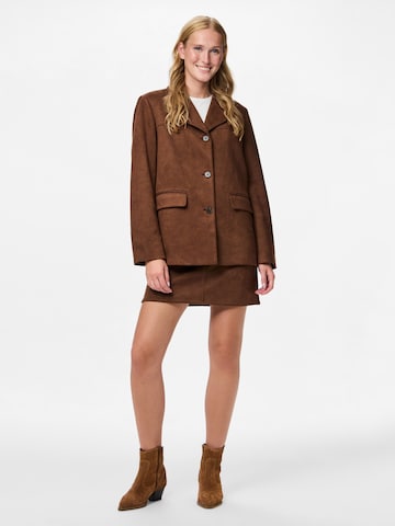 Blazer 'PCRAKEL' PIECES en marron
