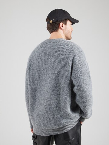 TOPMAN Neuletakki värissä harmaa