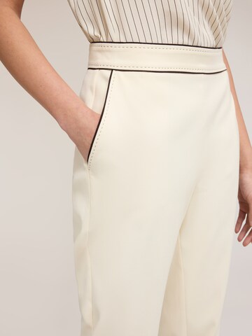 MOTIVI - regular Pantalón en blanco