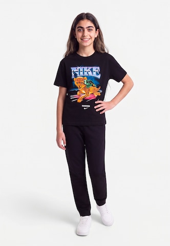 Nike Sportswear - Camiseta en negro: frente