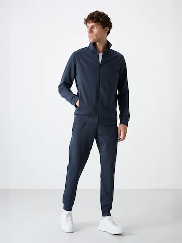 Survêtement Tommy Life en bleu : devant