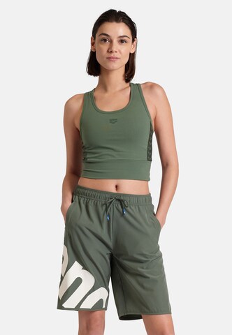 ARENA Regular Pants 'LOGO' in Green: front