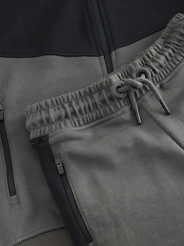Survêtement Next en gris