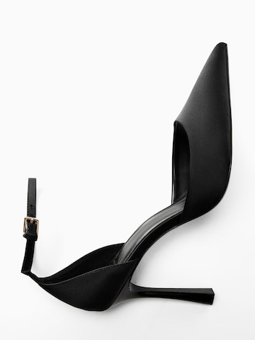 Pumps de la MANGO pe negru