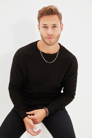 Trendyol Pullover in Schwarz