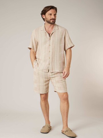 Coupe regular Chemise 'Mio' Deeluxe en beige