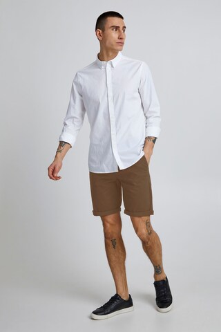 !Solid Regular Chino 'Rockcliffe' in Bruin