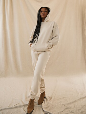 Kendall for ABOUT YOU Sweatshirt 'Ash' in Beige
