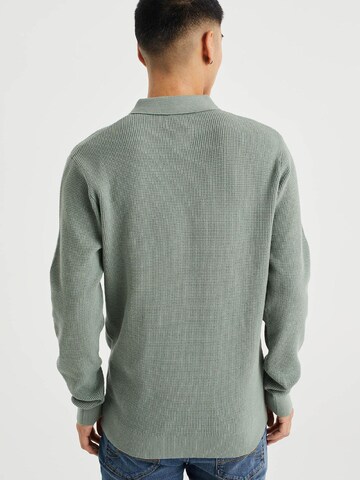 WE Fashion Sweater in Green