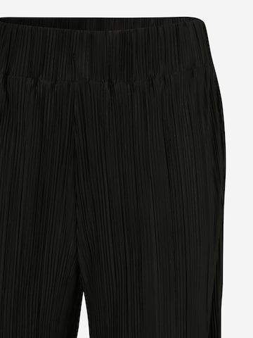 Selected Femme Petite Normalny krój Spodnie 'ELLIE' w kolorze czarny