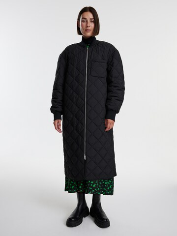 EDITED Between-Seasons Coat 'Juno' in Black: front