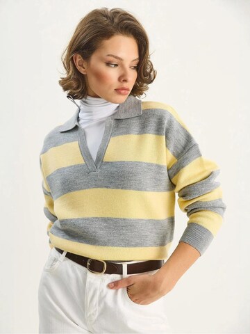 Bianco Lucci Sweater 'Pullover' in Yellow