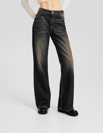 Wide leg Jeans di Bershka in nero: frontale