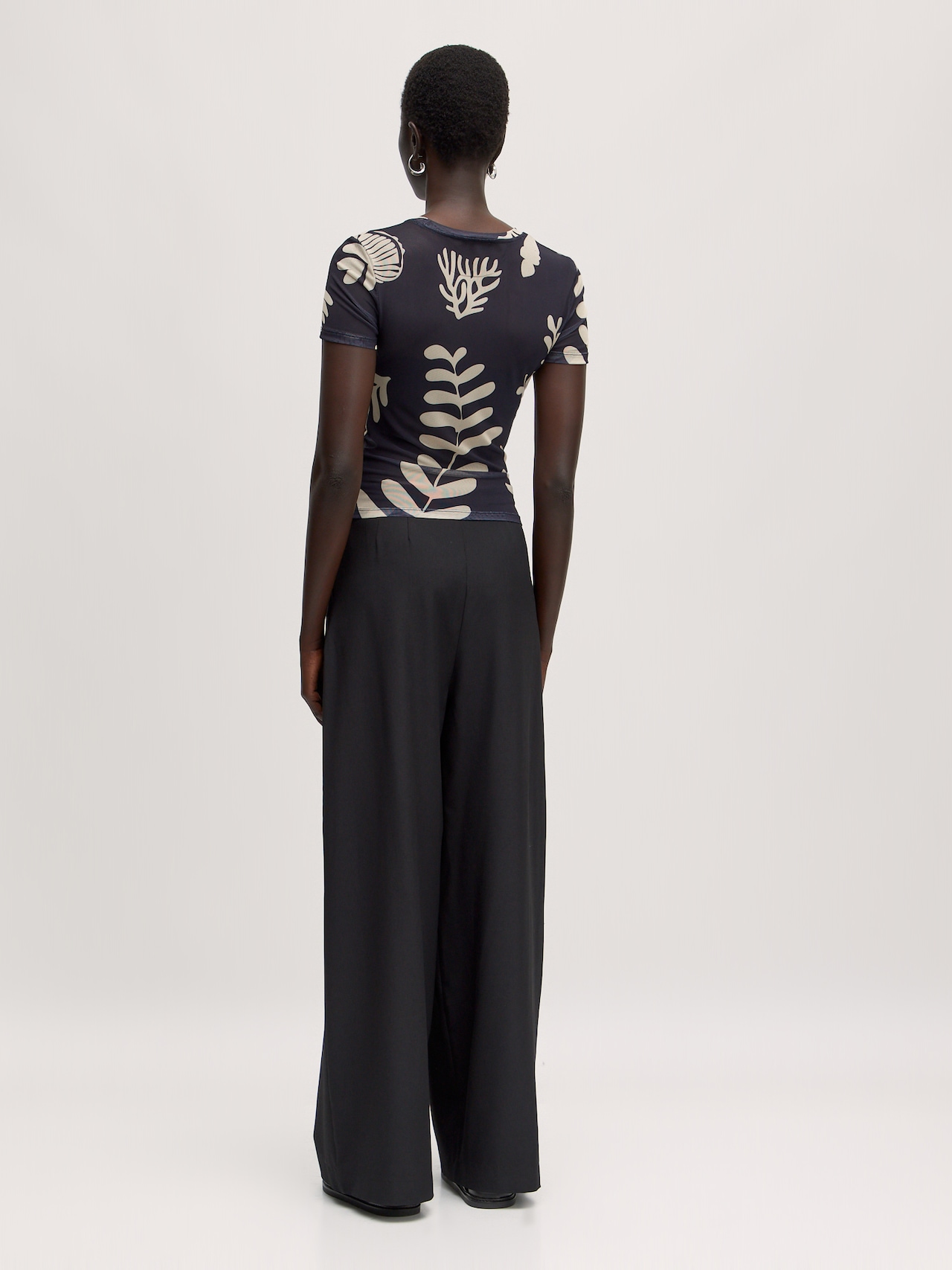 EDITED Produkte Shirt 'Hauke' schwarz