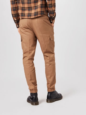 BURTON MENSWEAR LONDON Tapered Παντελόνι cargo σε καφέ