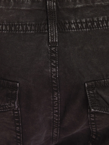 Bershka Regular Карго панталон в черно