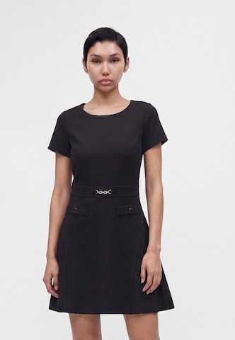 Rochie 'WANDA' de la GUESS pe negru: față
