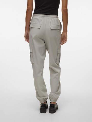 VERO MODA Loosefit Cargobroek 'VMKimberly' in Grijs