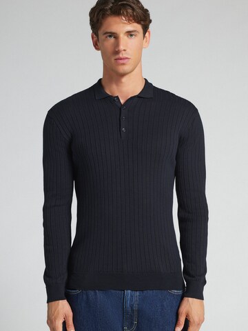 IUMAN Intimissimi Sweater in Blue: front