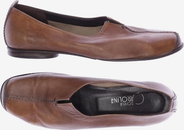 Donna Carolina Flats & Loafers in 39,5 in Brown: front