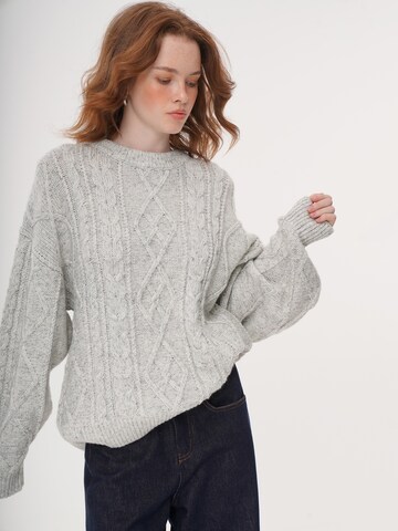 yoligex Sweater 'YOLIGEX Zopfmuster-Pullover Hellgrau-Melange Rundhals' in White