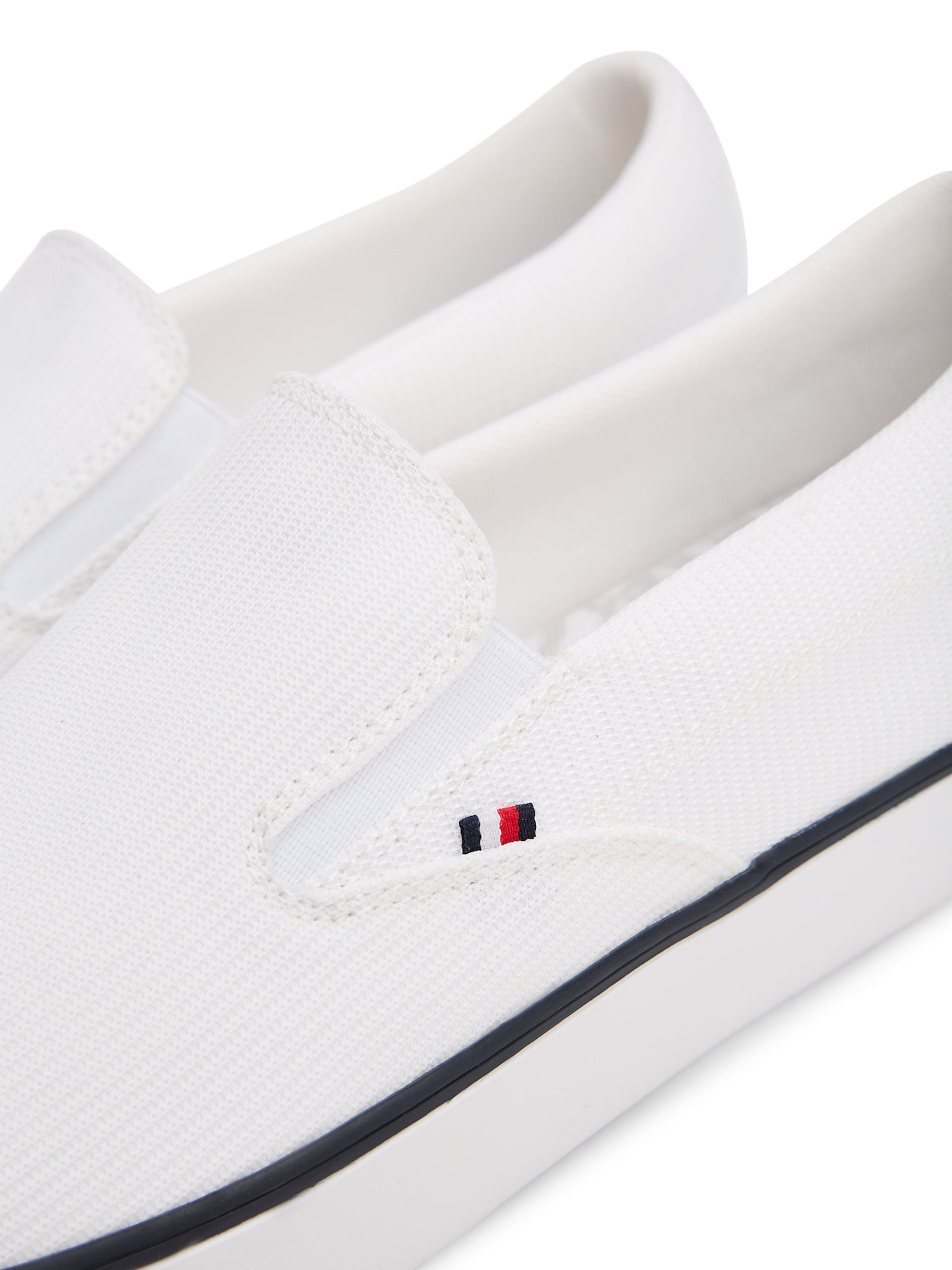 TOMMY HILFIGER Slip-ons in Wit