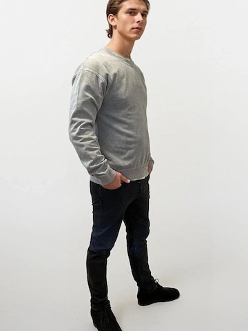 A Question Of (AQO) Sweatshirt 'Acid' i blå