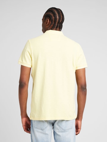 CAMP DAVID قميص بلون أصفر