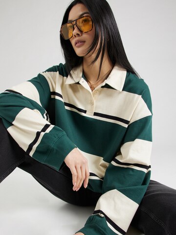 WEEKDAY - Camiseta talla grande 'Emma' en amarillo
