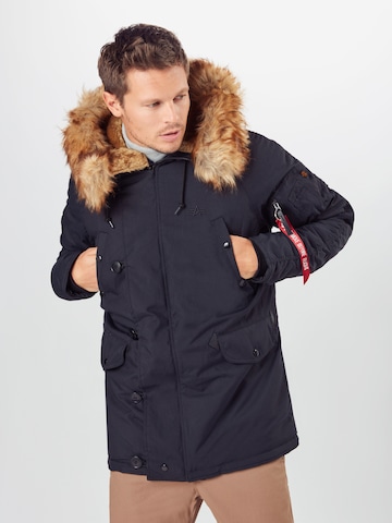 ALPHA INDUSTRIES Talviparka 'Explorer' värissä musta