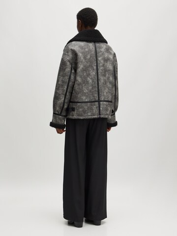 EDITED Jacke 'Ivana' in Grau