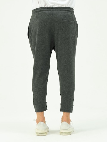 Effilé Pantalon C&City en gris