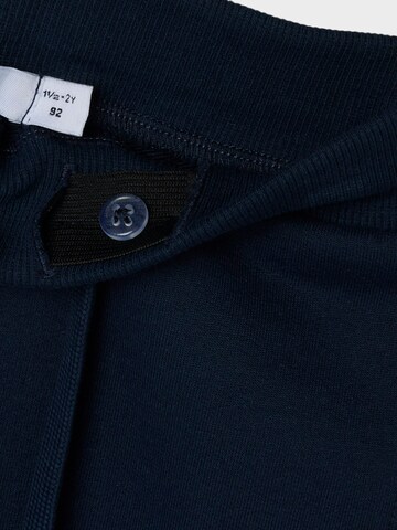 Tapered Pantaloni 'NMMMicker Paw' di NAME IT in blu