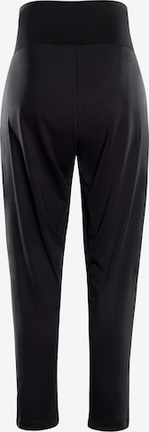 Winshaperegular Sportske hlače 'HP303' - crna boja