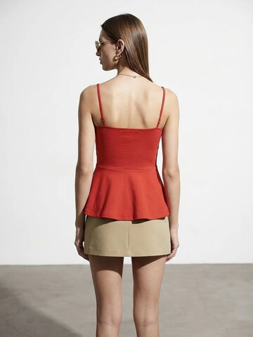 Haut Dilvin en rouge