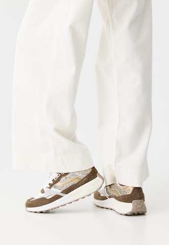 BRITISH KNIGHTS Sneaker low ' VELI ' i beige: forside