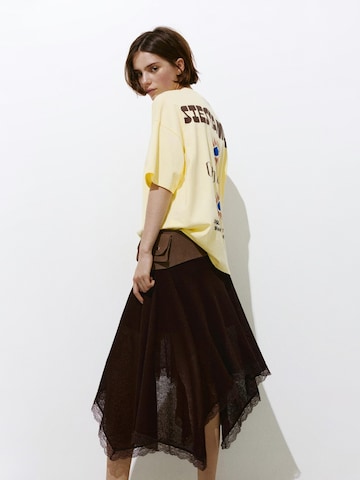 Pull&Bear Oversize póló 'PACIFIC SIESTA' - sárga