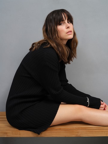 A LOT LESS Knitted dress 'Isa' in Black