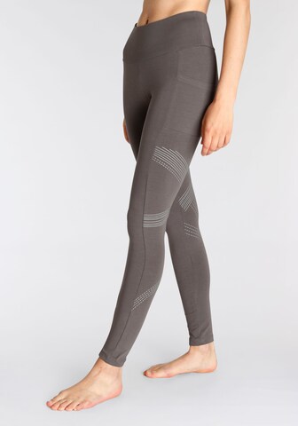 LASCANA ACTIVE Skinny Sportbyxa i beige: framsida