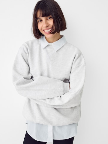 Bershka Sweatshirt in Grau